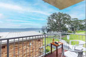 2 'Sunnie Belle' 3 Victoria Parade- water views over Nelson Bay foreshore
